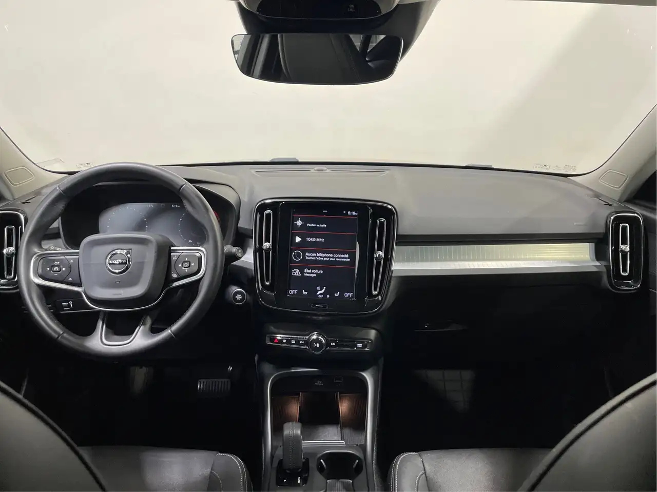 Volvo XC40 photo Volvo XC40