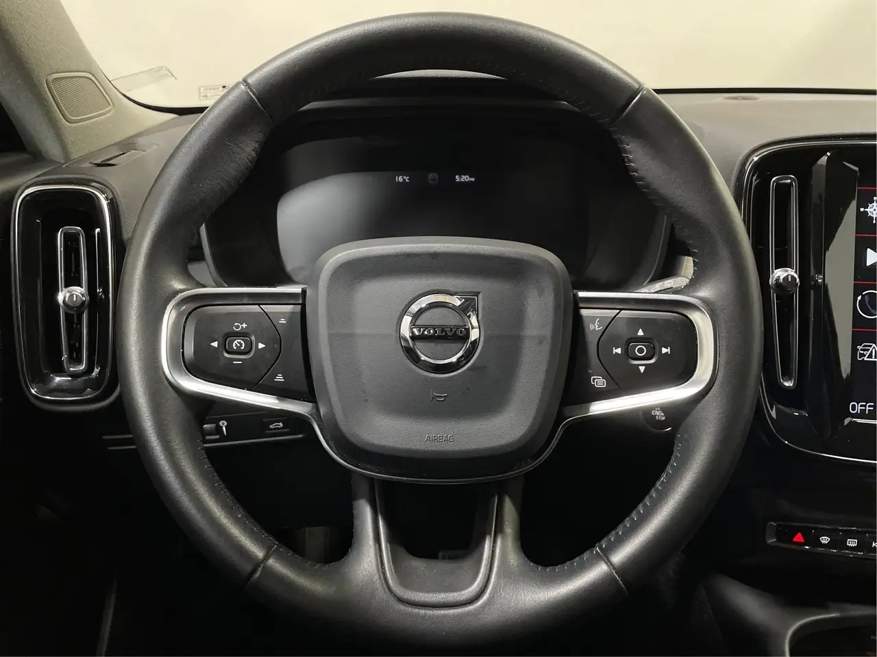 Volvo XC40 photo Volvo XC40