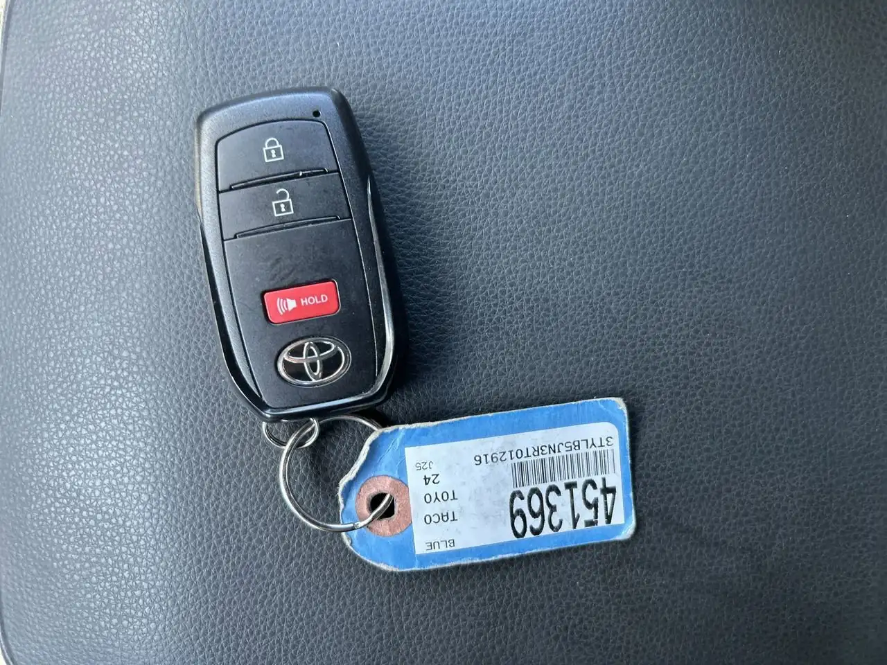 Toyota Tacoma снимка Toyota Tacoma