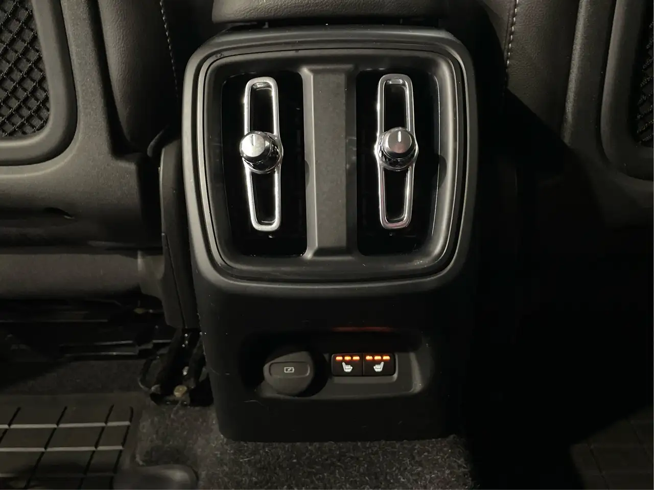 Volvo XC40 photo Volvo XC40