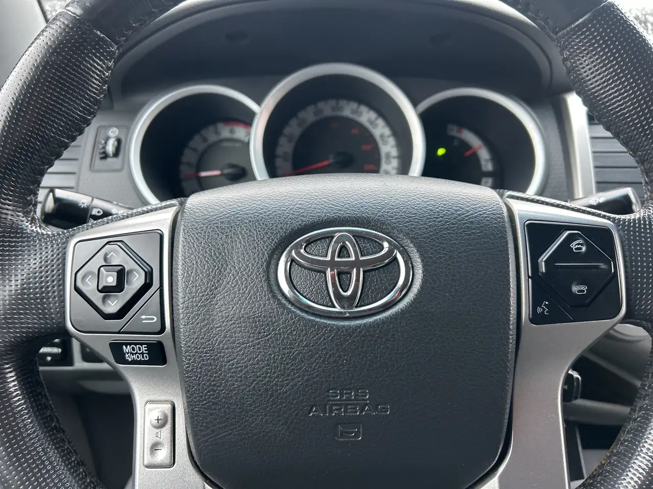 Toyota Tacoma снимка Toyota Tacoma