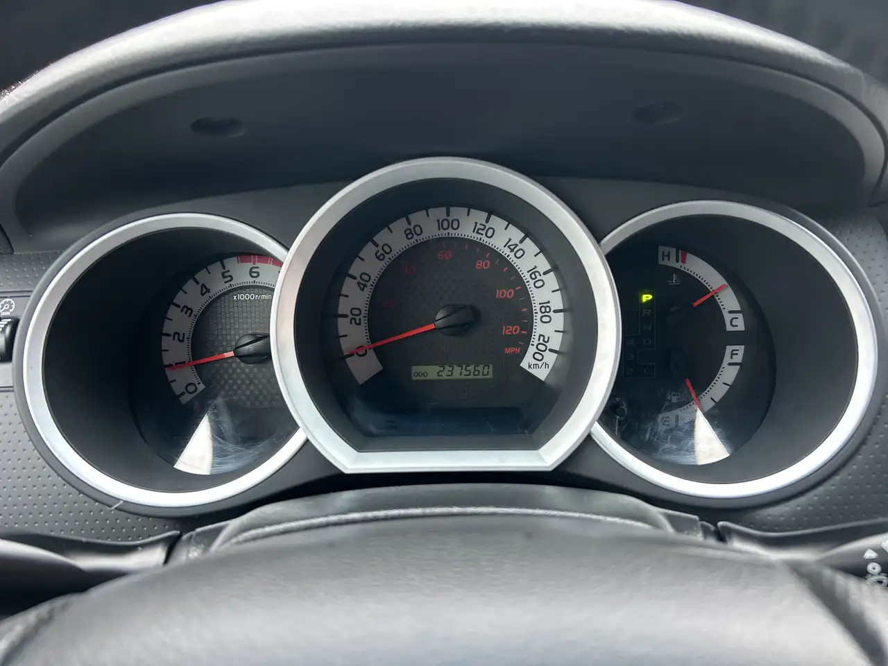 Toyota Tacoma снимка Toyota Tacoma