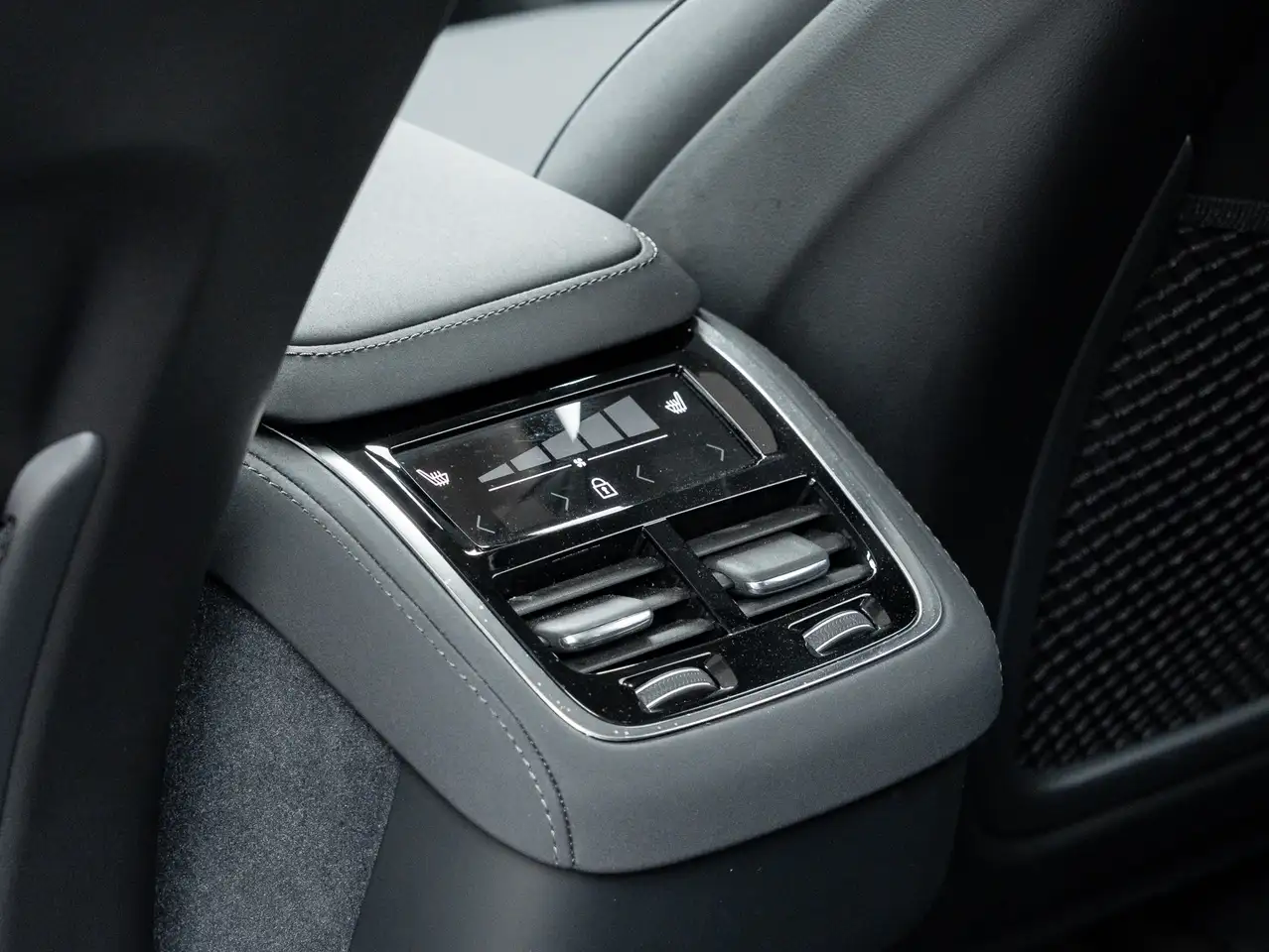 Volvo XC90 photo Volvo XC90