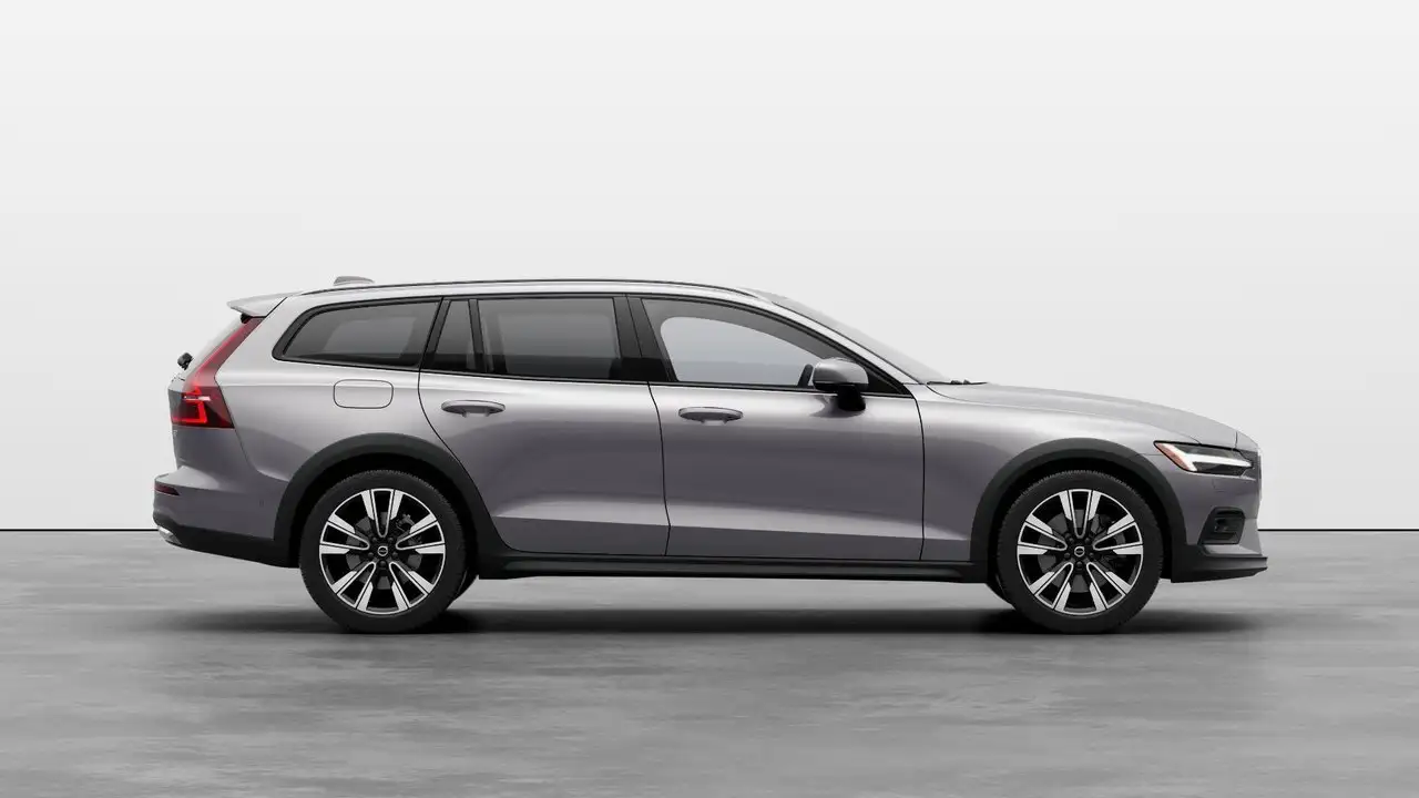 Volvo V60 Cross Country снимка Volvo V60 Cross Country