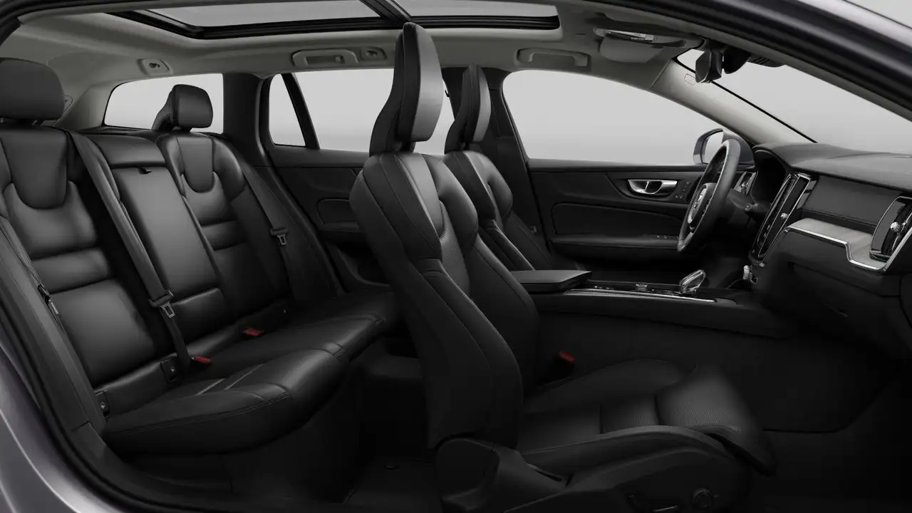 Volvo V60 Cross Country снимка Volvo V60 Cross Country