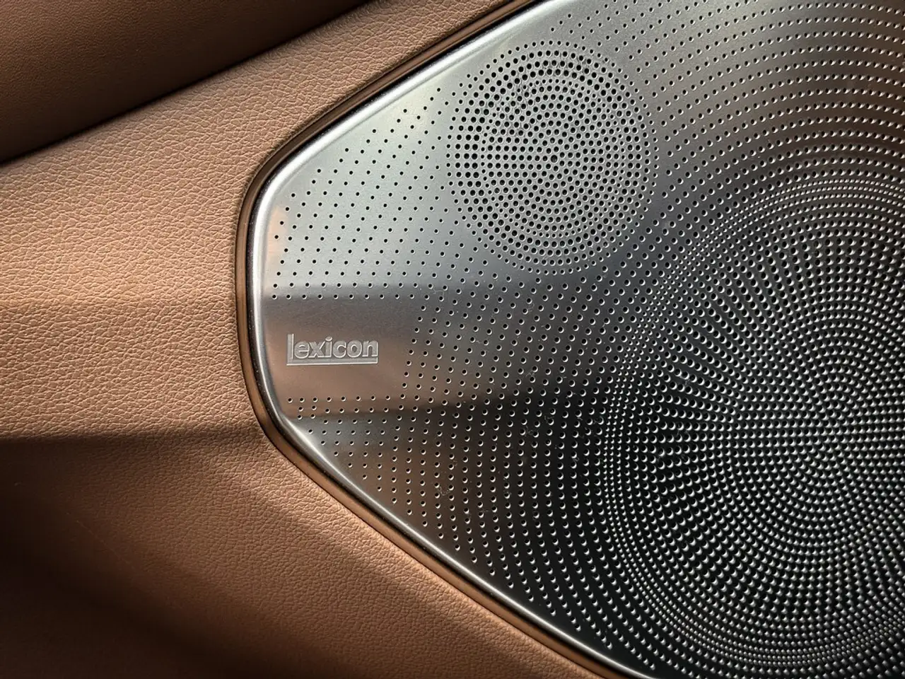 Genesis G90 снимка Genesis G90