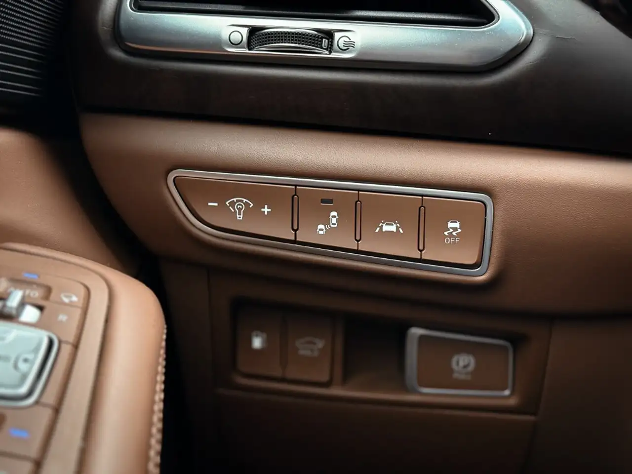 Genesis G90 снимка Genesis G90