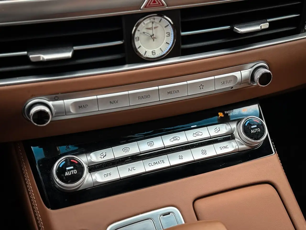 Genesis G90 снимка Genesis G90