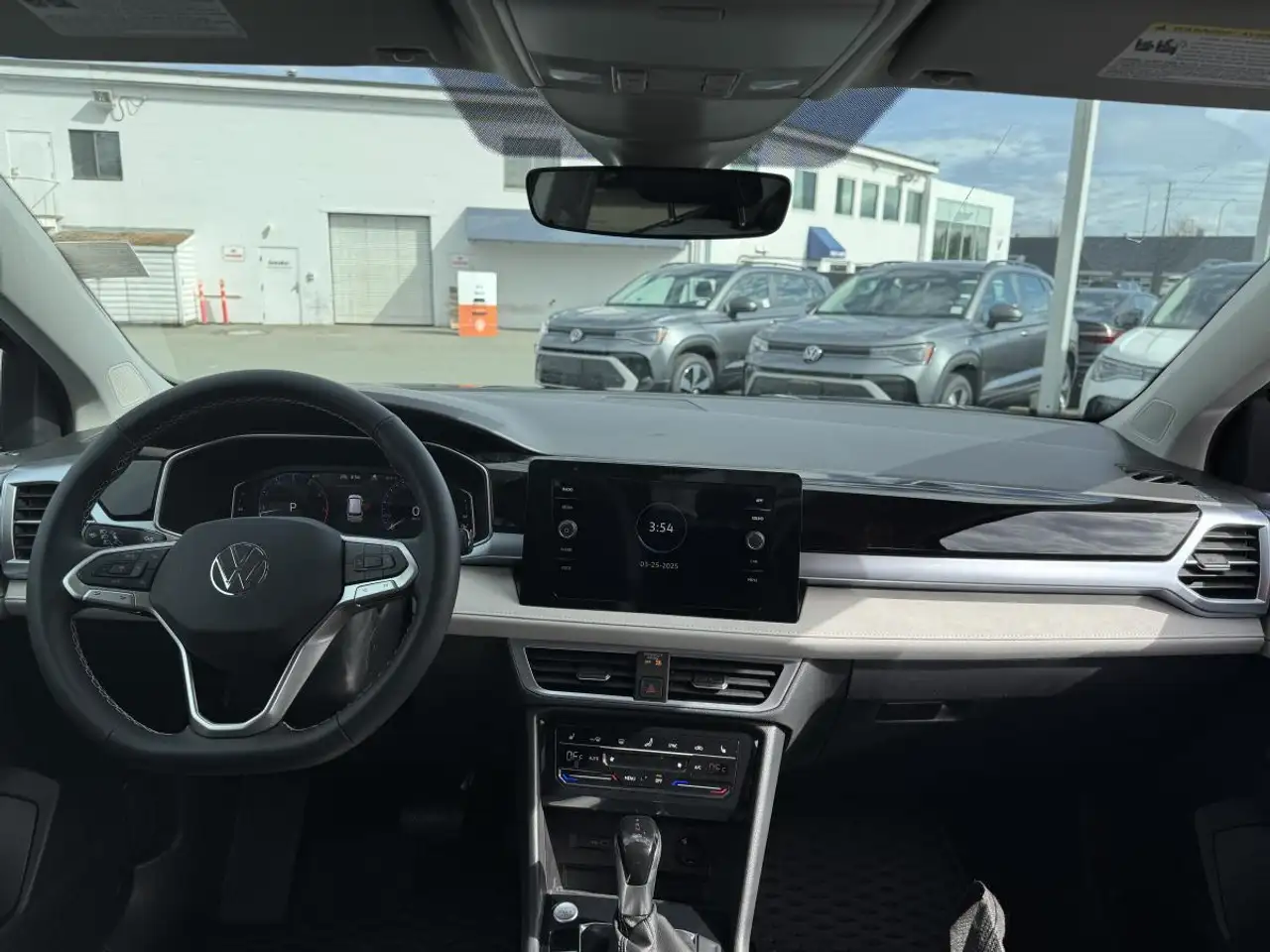 Volkswagen Taos снимка Volkswagen Taos