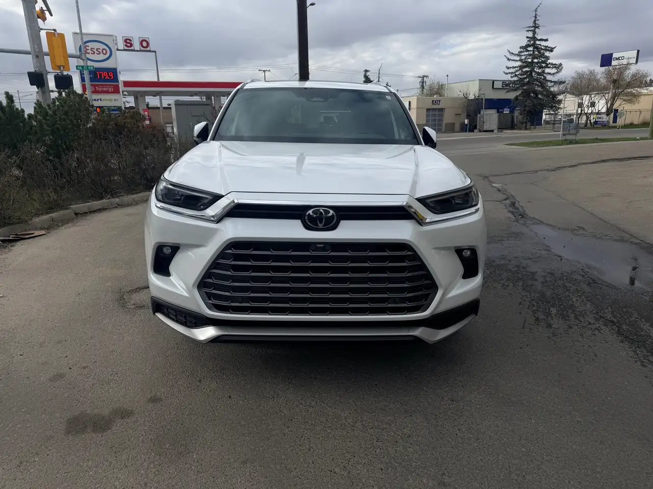Toyota Grand Highlander снимка Toyota Grand Highlander