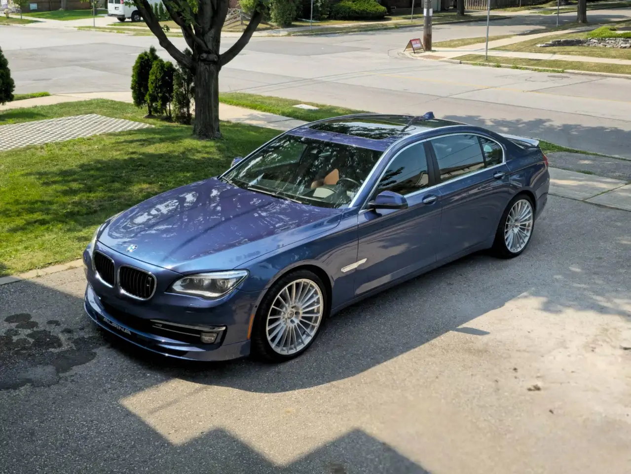 BMW 7 Series photo BMW 7 Series