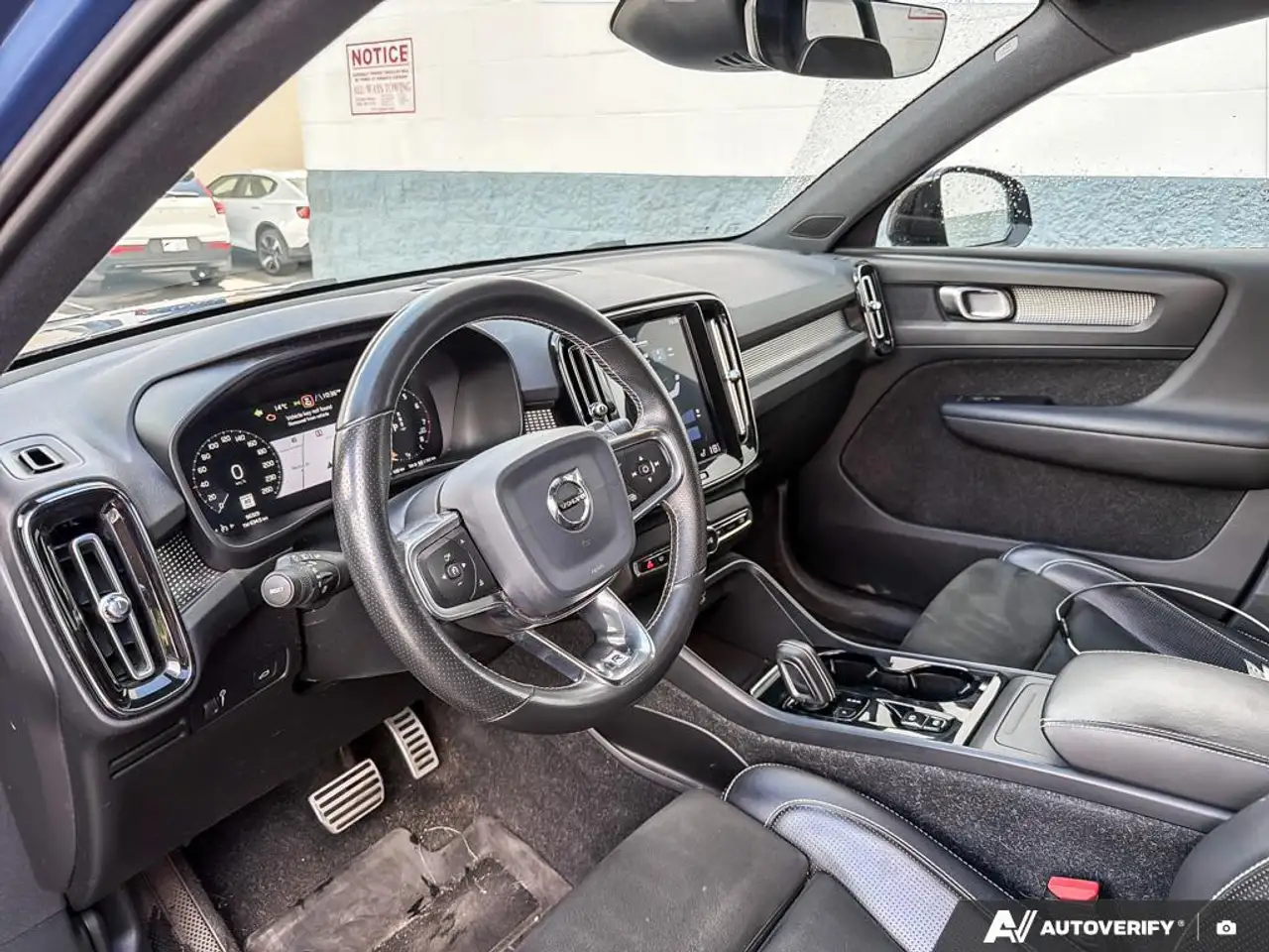 Volvo XC40 photo Volvo XC40