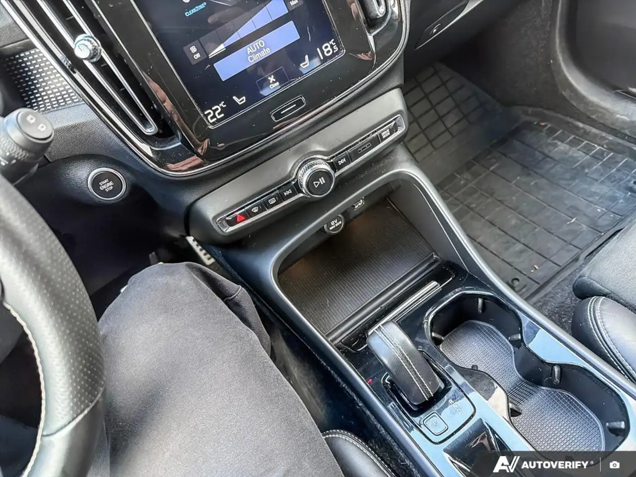 Volvo XC40 photo Volvo XC40