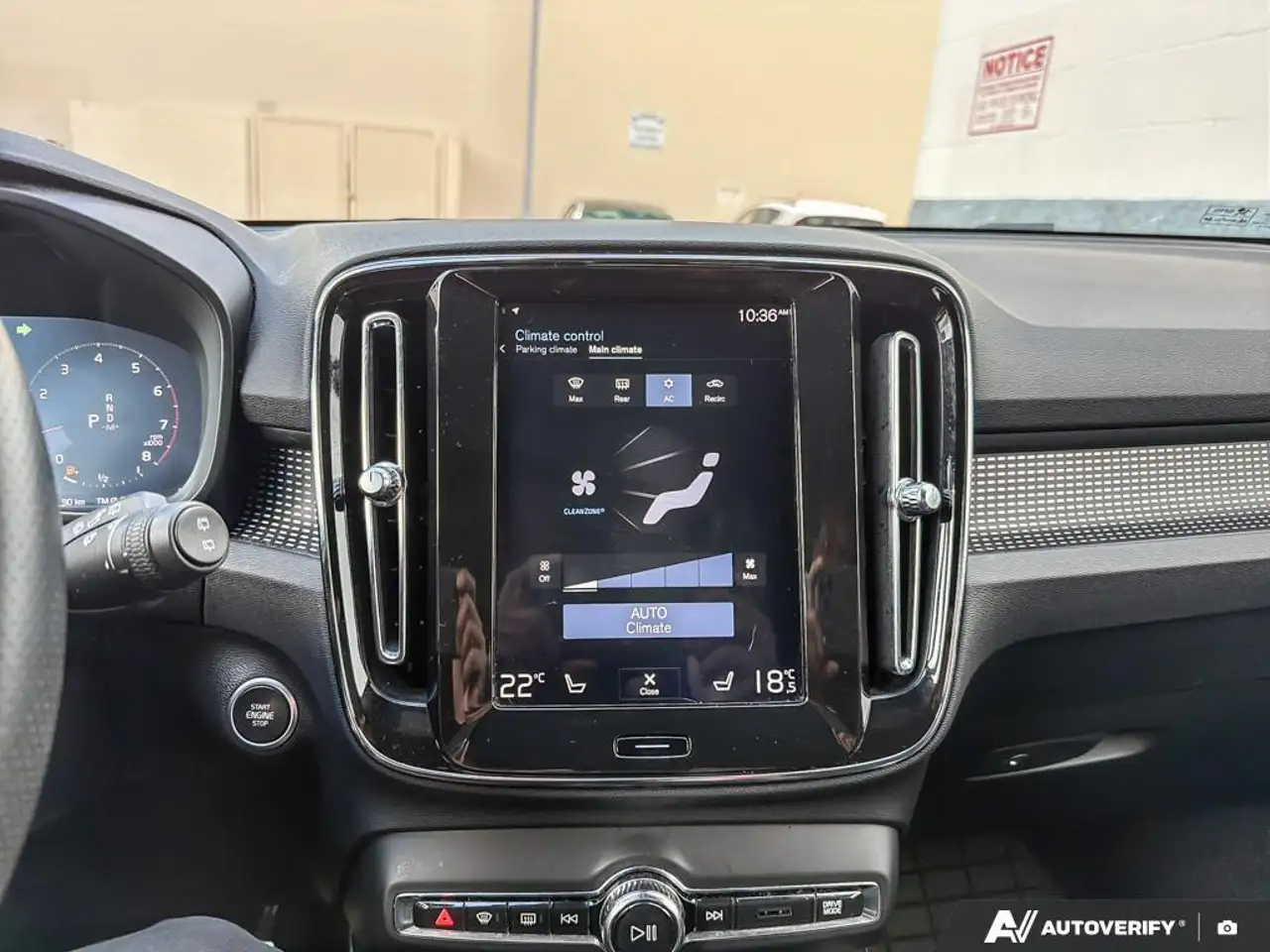 Volvo XC40 photo Volvo XC40