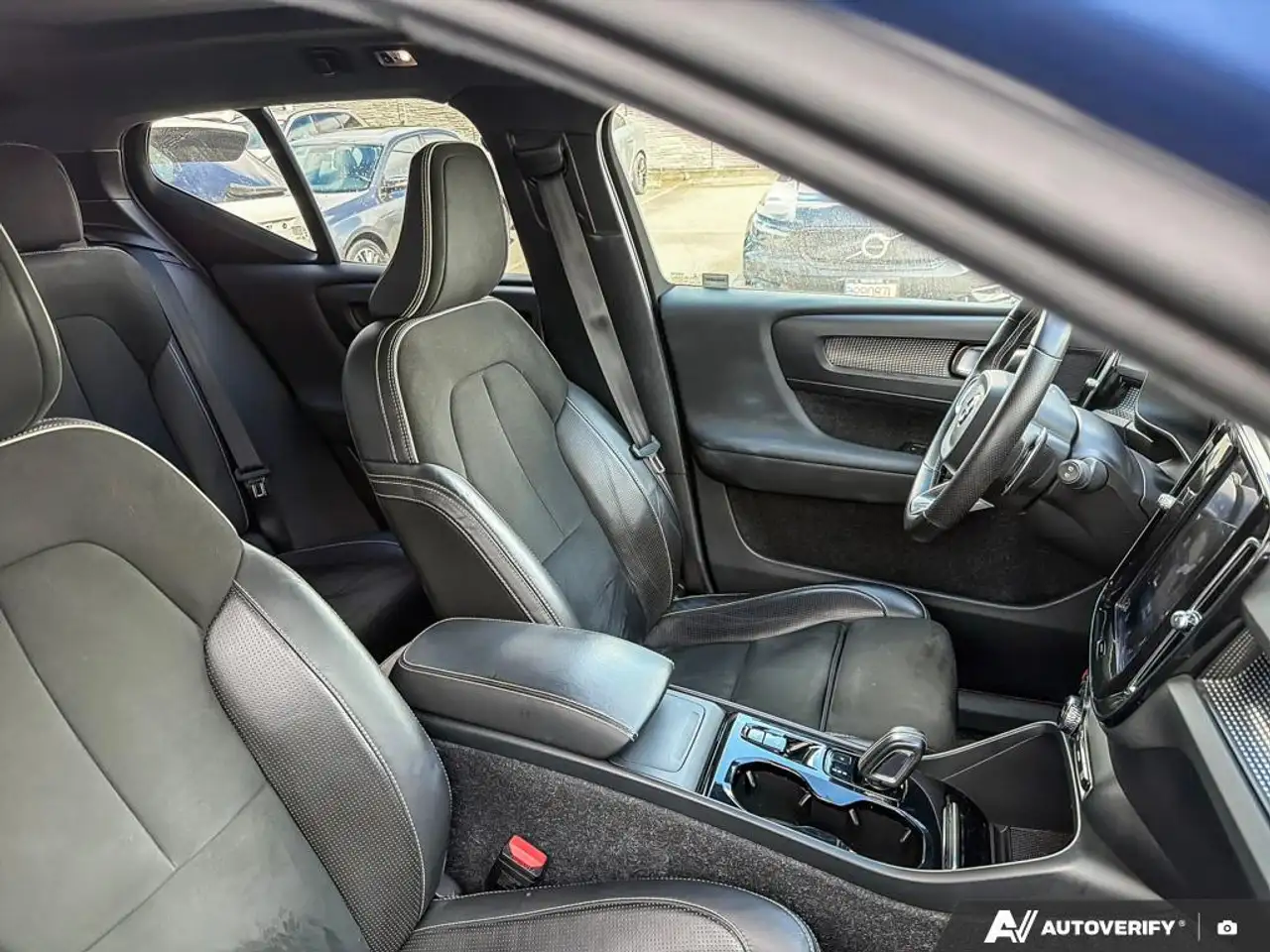 Volvo XC40 photo Volvo XC40