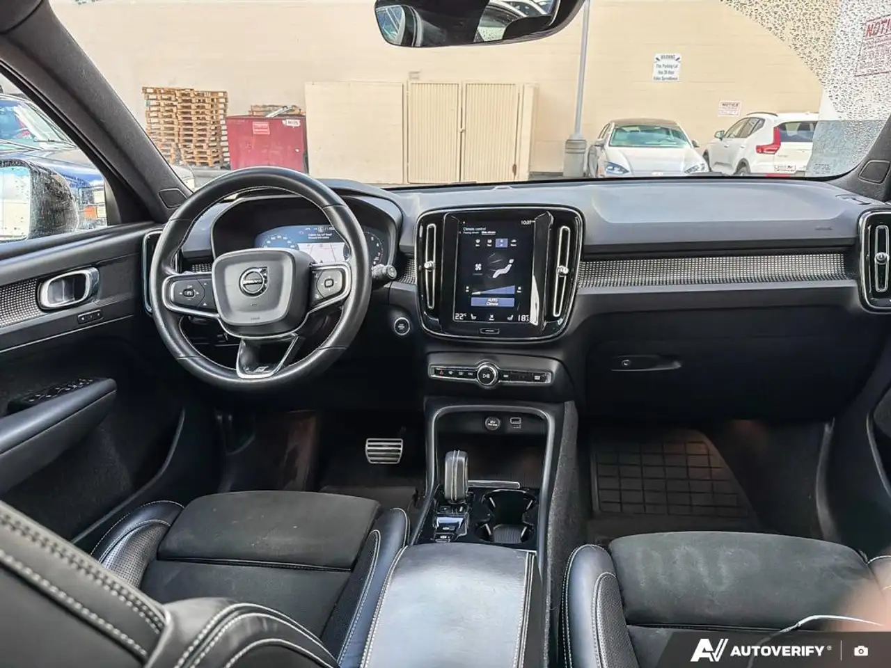 Volvo XC40 photo Volvo XC40
