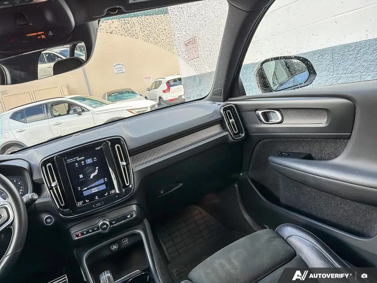 Volvo XC40 photo Volvo XC40