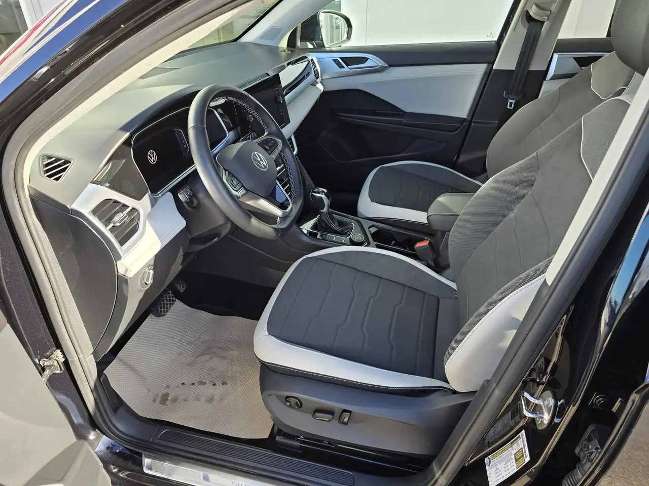 Volkswagen Taos снимка Volkswagen Taos