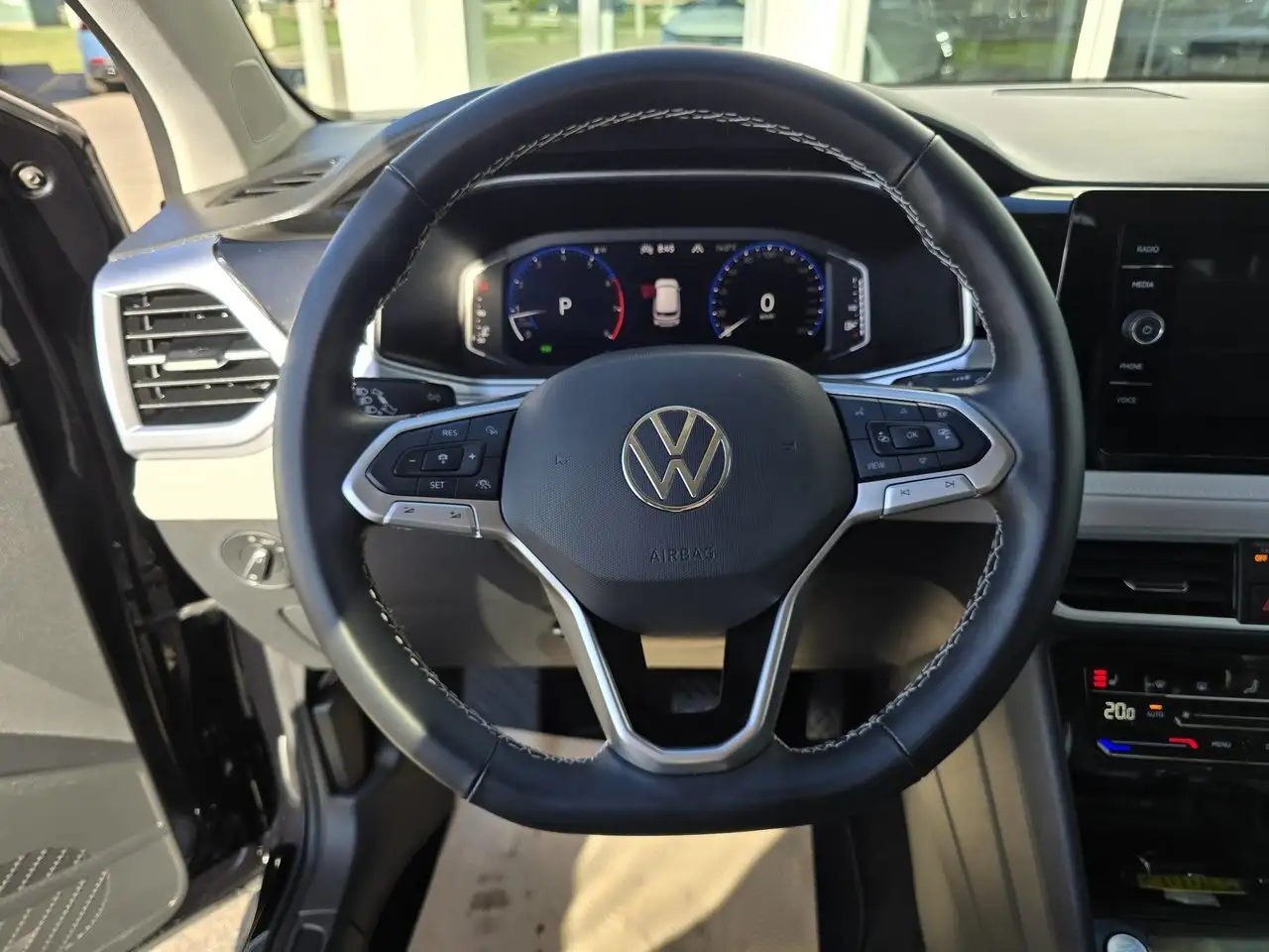 Volkswagen Taos снимка Volkswagen Taos