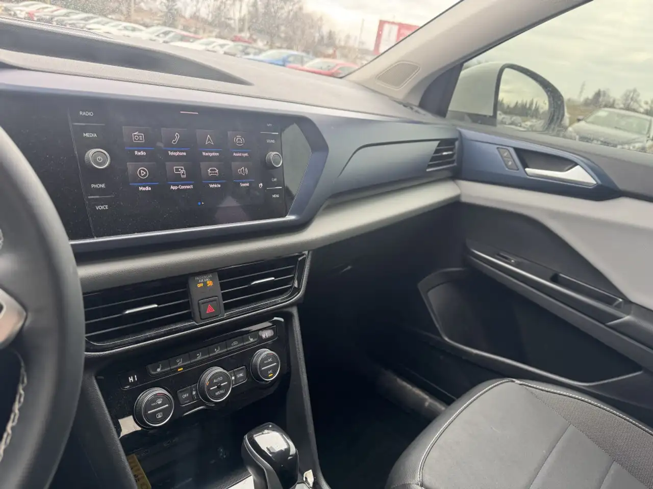 Volkswagen Taos снимка Volkswagen Taos