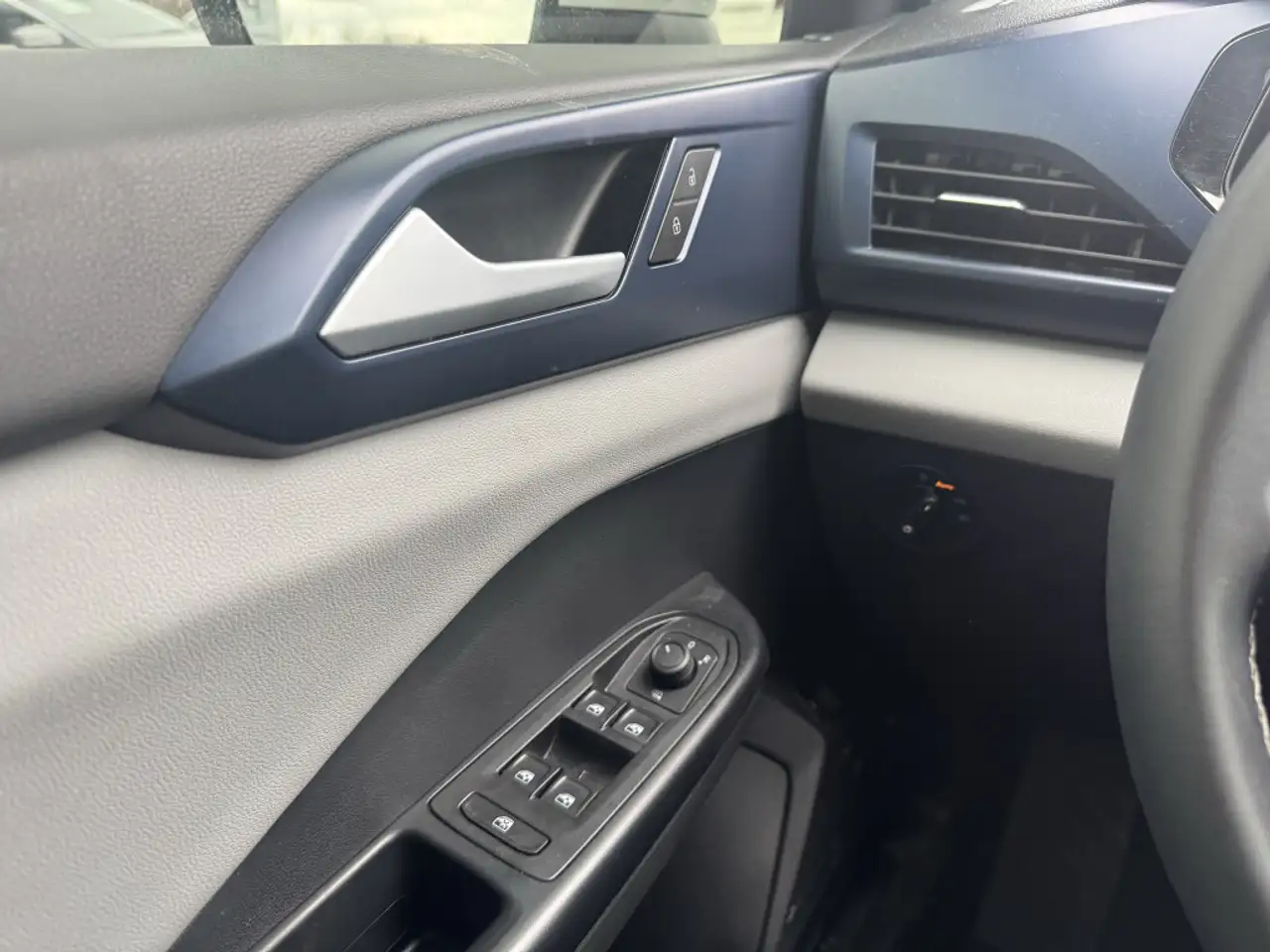 Volkswagen Taos снимка Volkswagen Taos