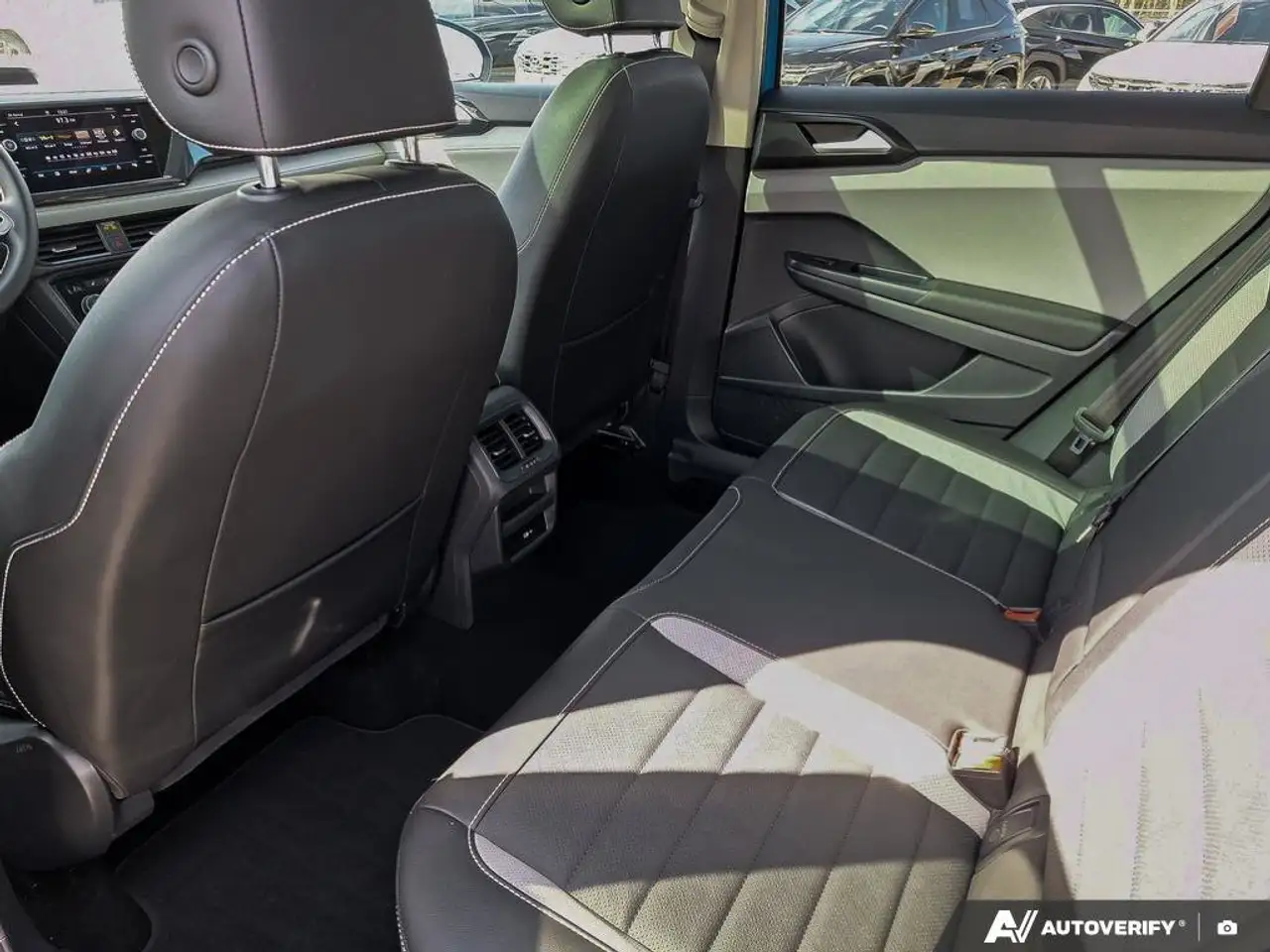 Volkswagen Taos снимка Volkswagen Taos