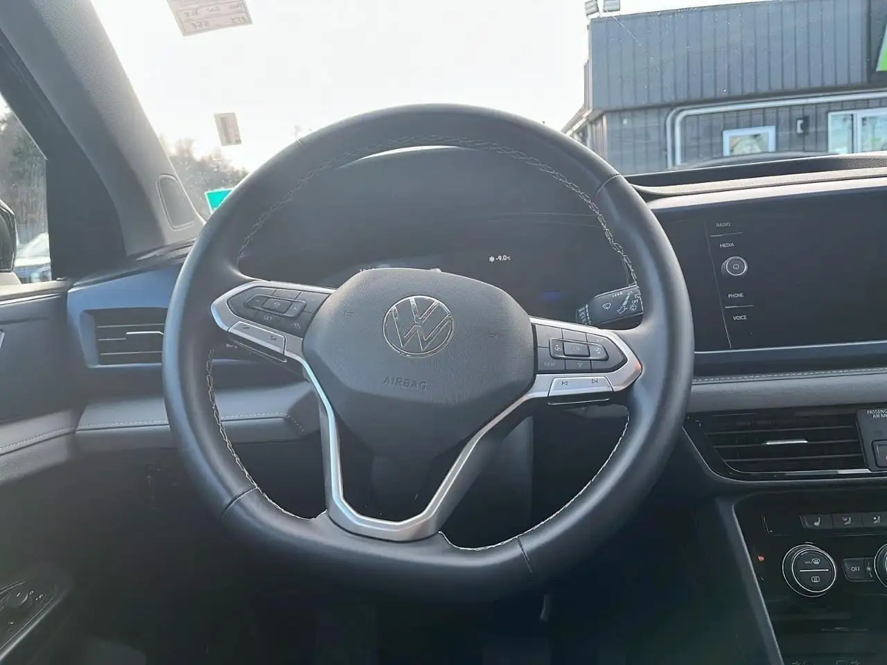 Volkswagen Taos снимка Volkswagen Taos