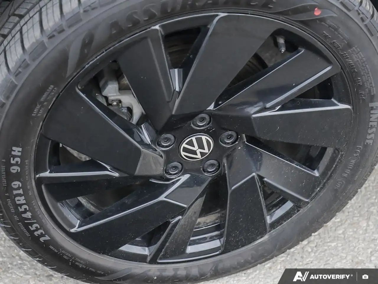 Volkswagen Taos снимка Volkswagen Taos