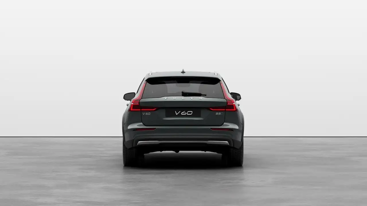 Volvo V60 Cross Country снимка Volvo V60 Cross Country
