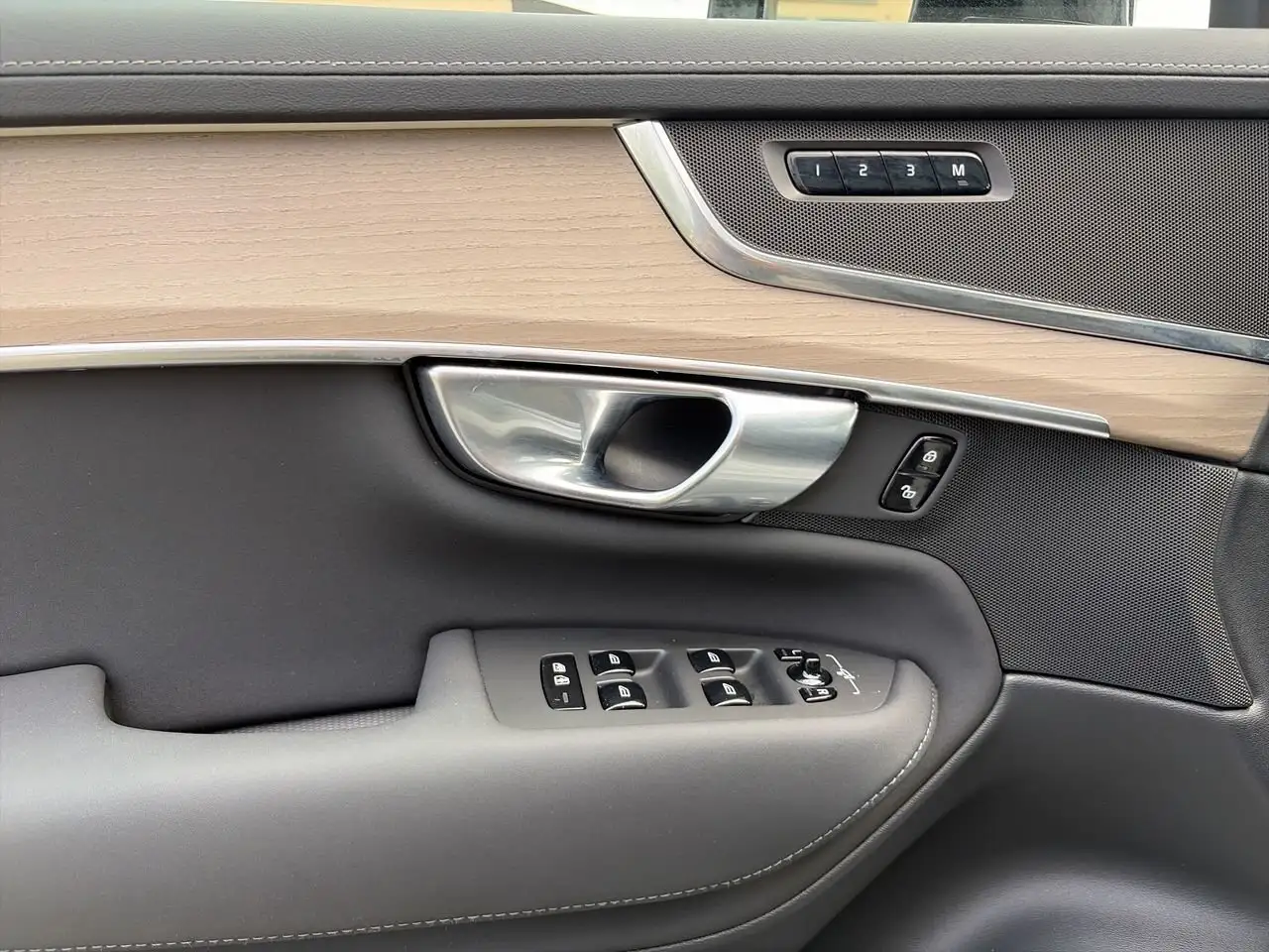 Volvo XC90 снимка Volvo XC90
