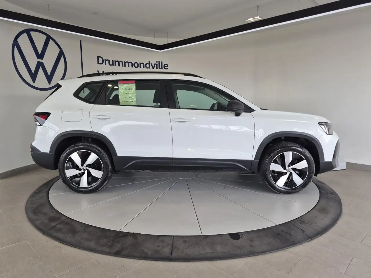 Volkswagen Taos снимка Volkswagen Taos