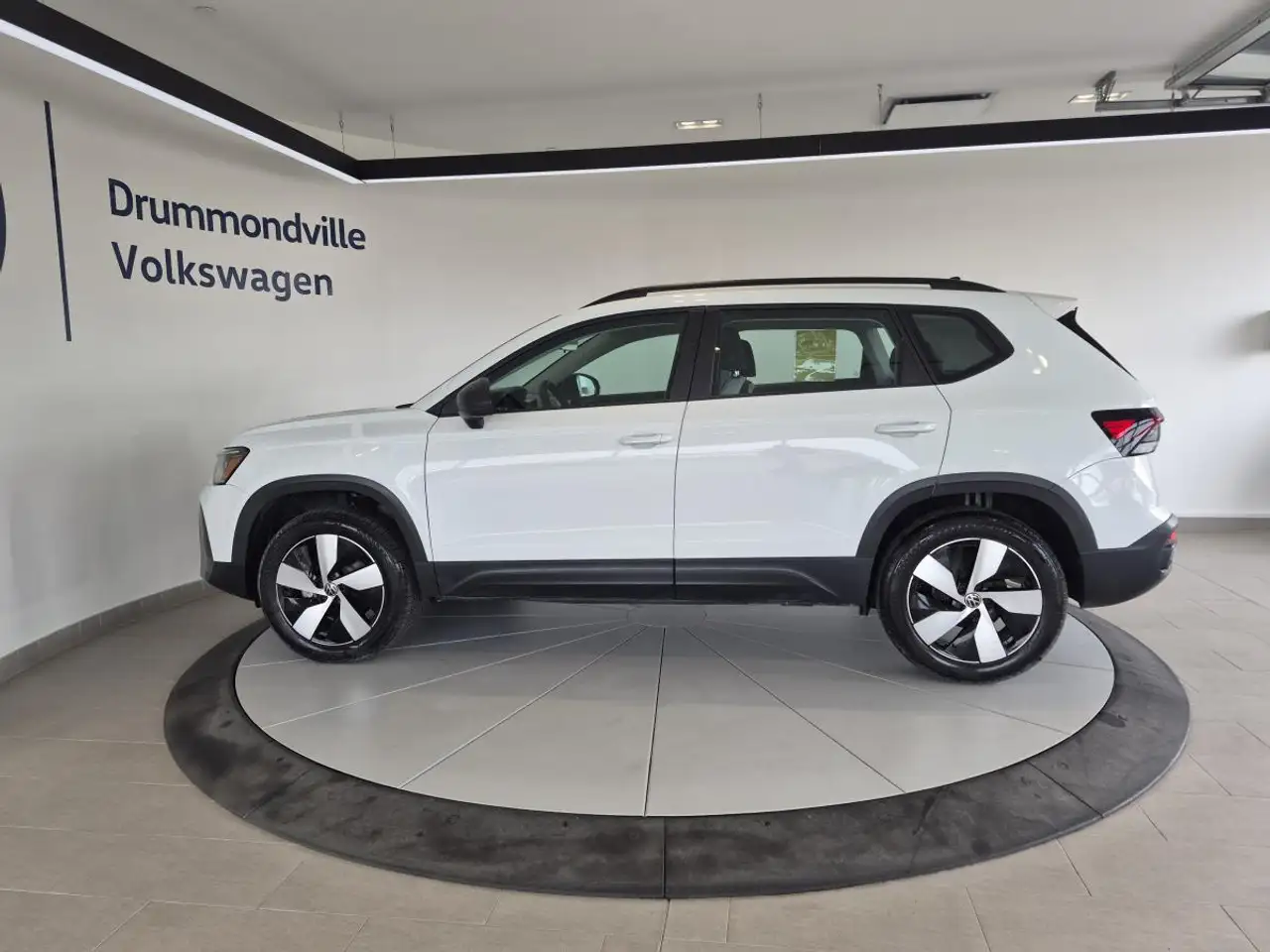Volkswagen Taos снимка Volkswagen Taos