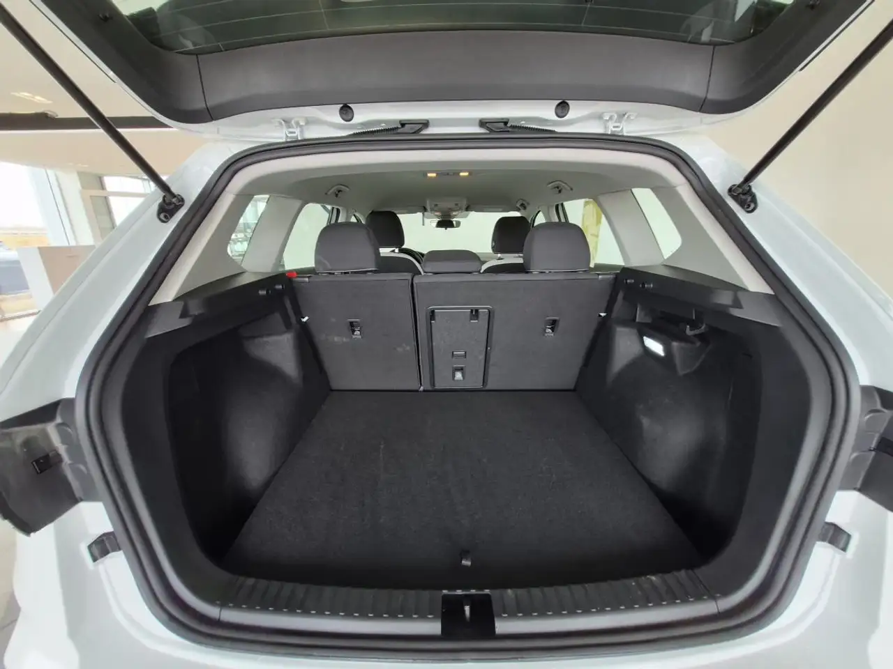 Volkswagen Taos снимка Volkswagen Taos
