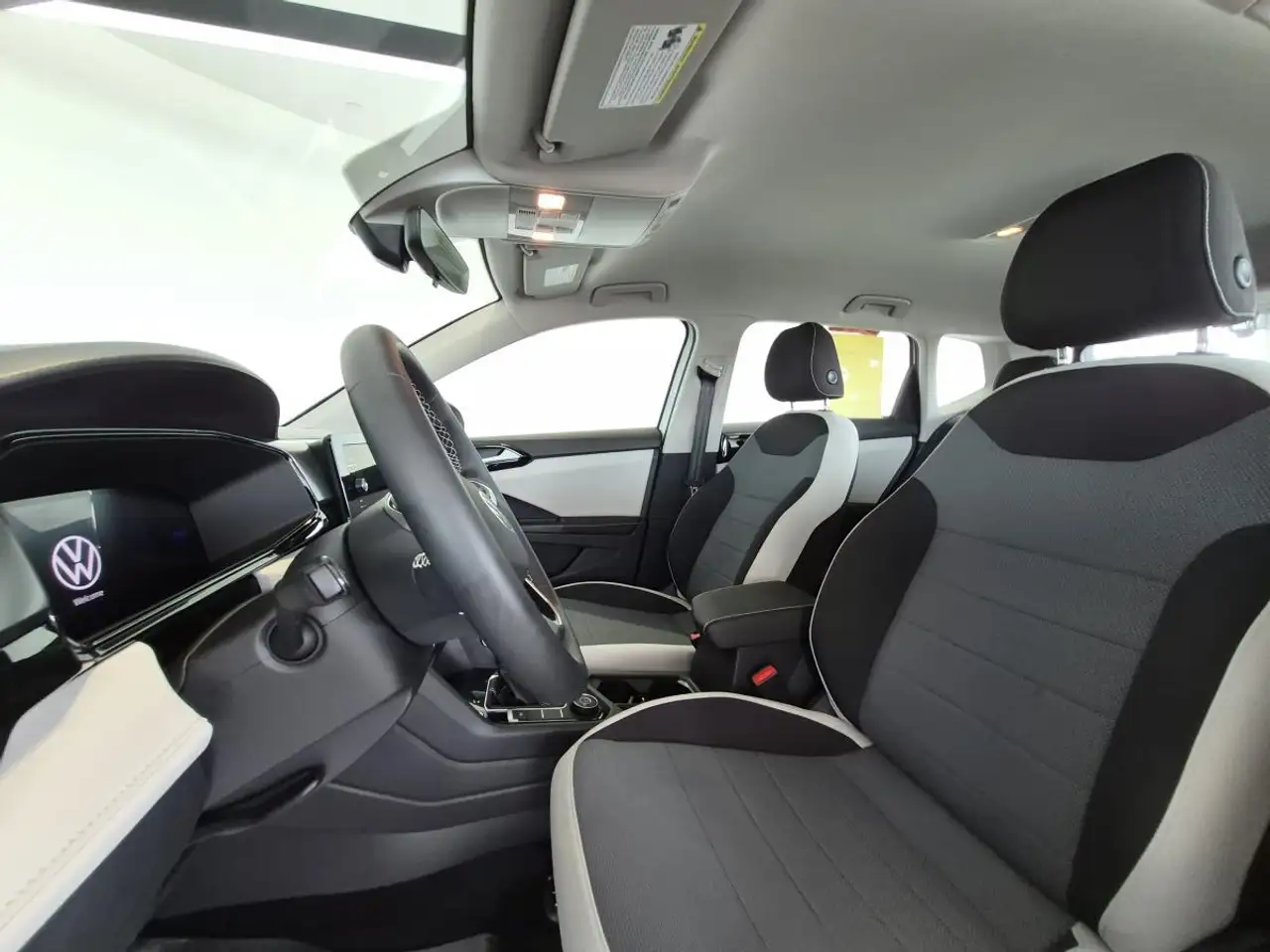 Volkswagen Taos снимка Volkswagen Taos
