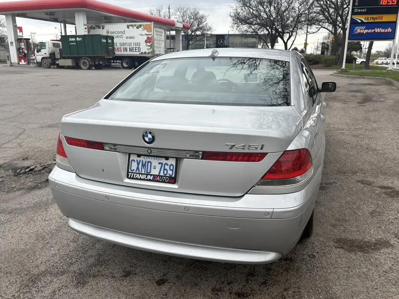 BMW 7 Series снимка BMW 7 Series