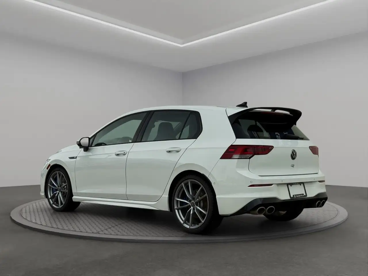 Volkswagen Golf R photo Volkswagen Golf R