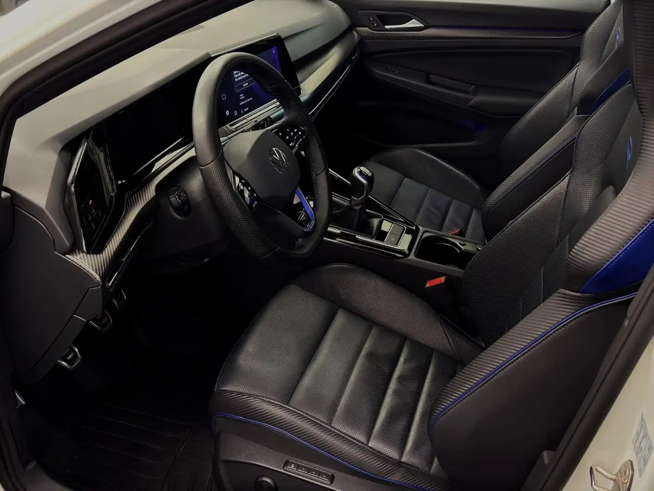 Volkswagen Golf R photo Volkswagen Golf R