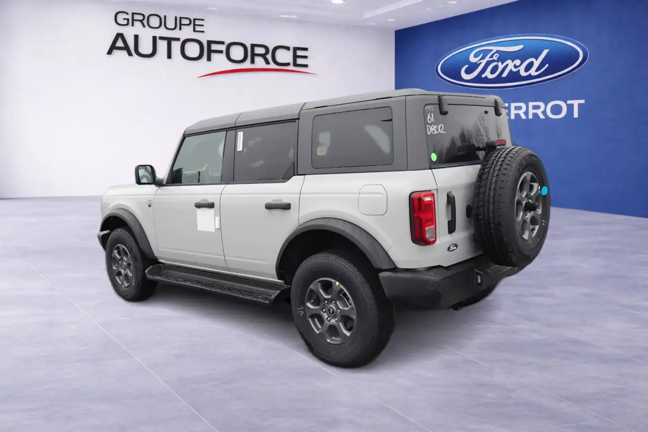 Ford Bronco снимка Ford Bronco
