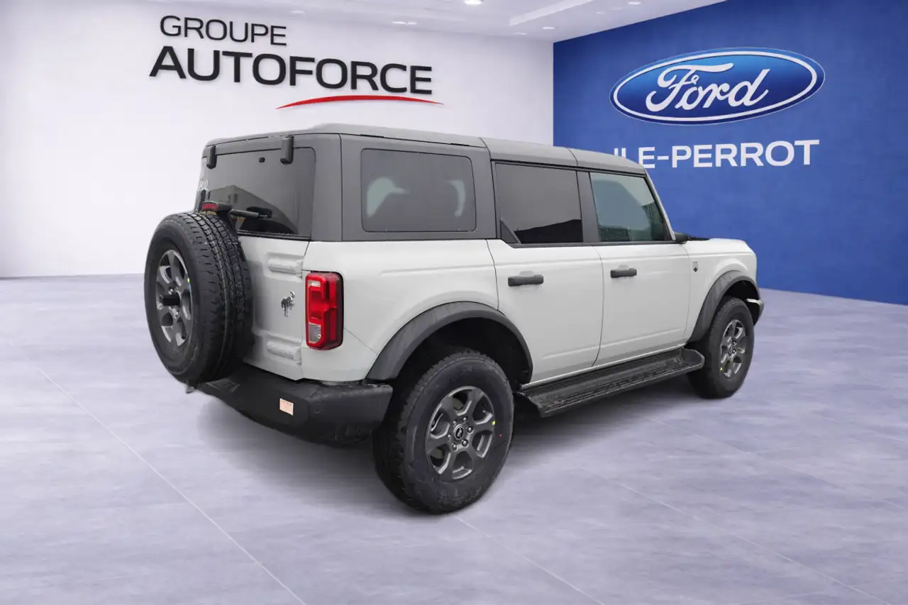 Ford Bronco снимка Ford Bronco