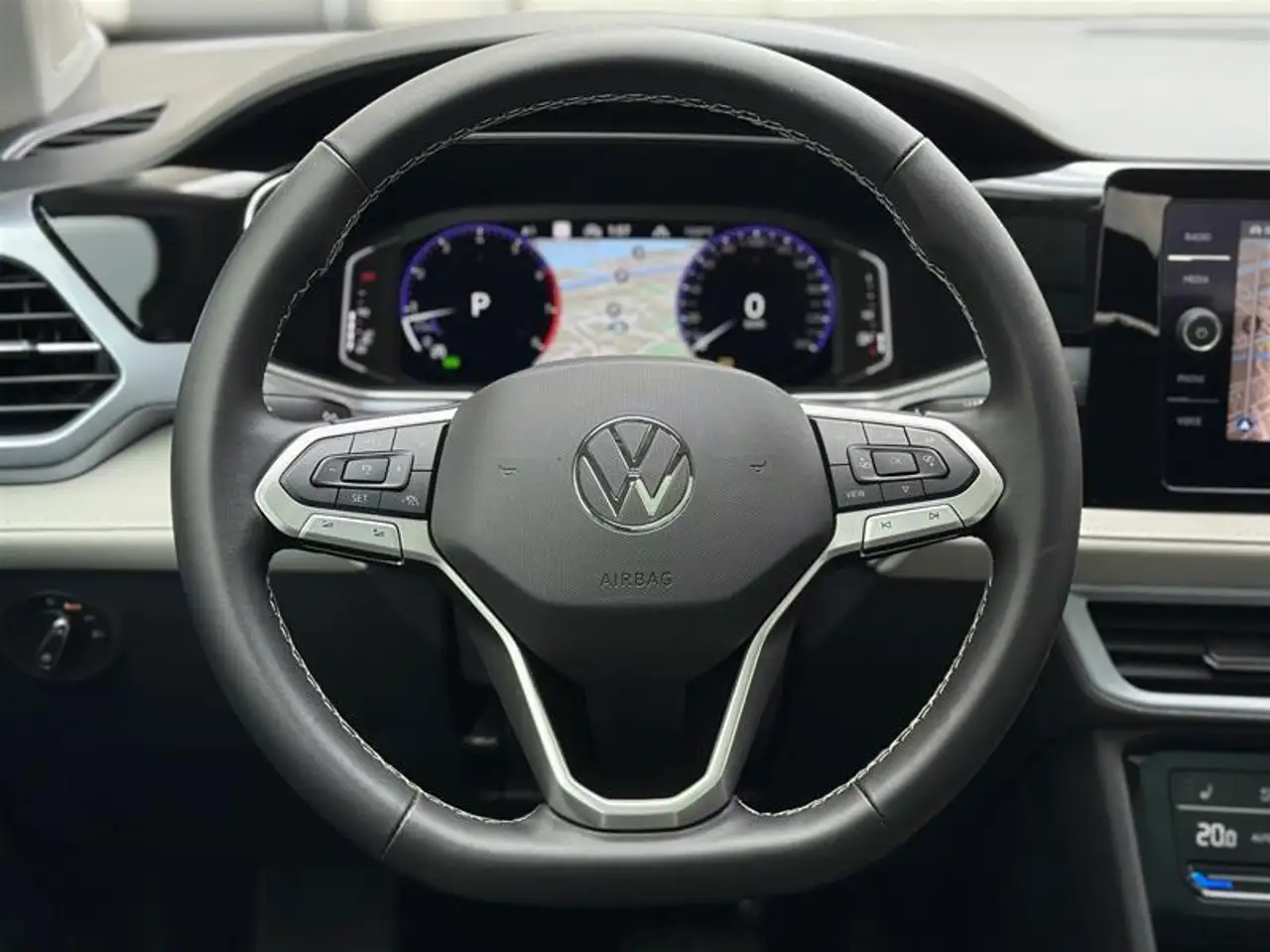 Volkswagen Taos снимка Volkswagen Taos