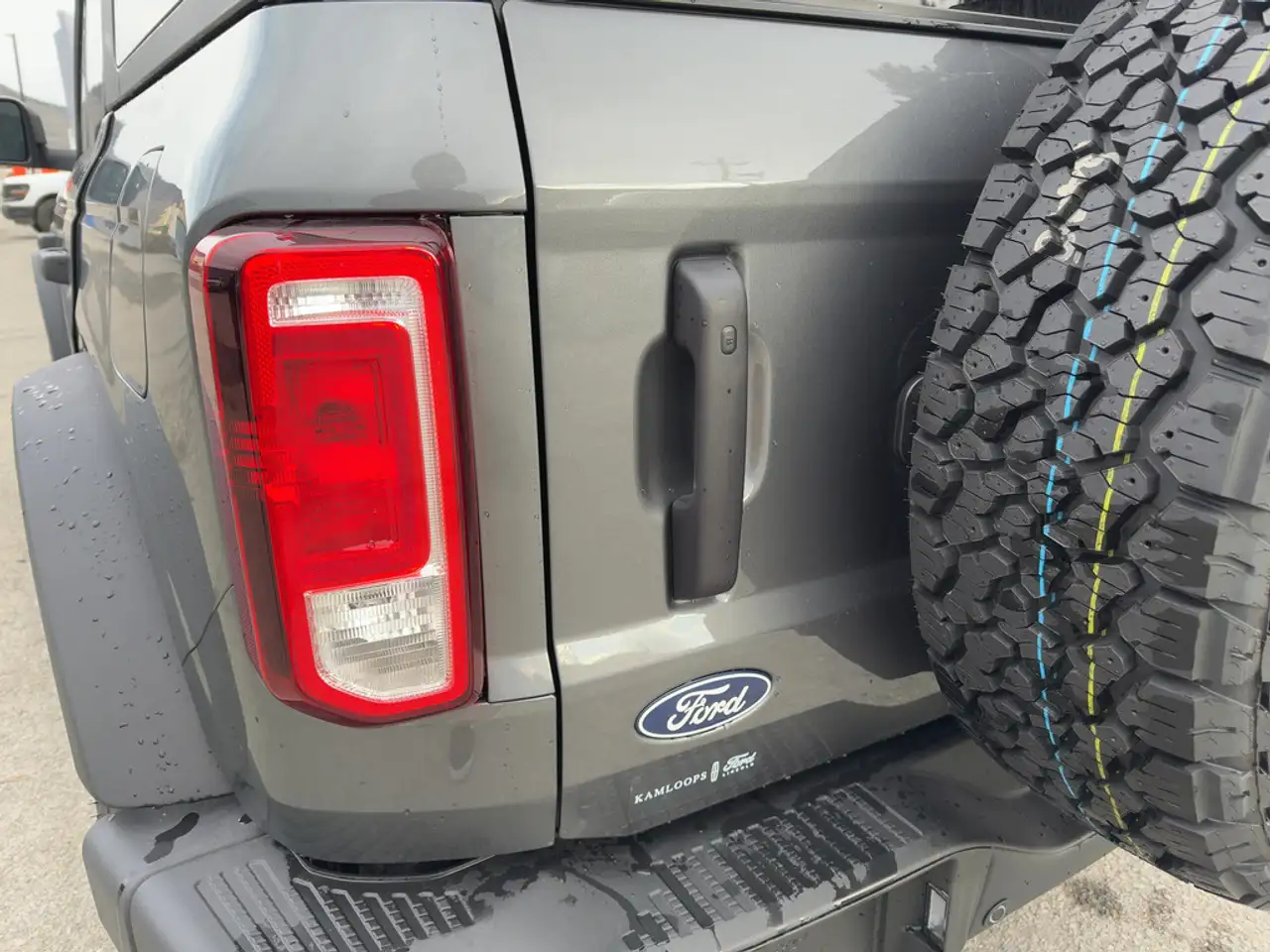 Ford Bronco photo Ford Bronco
