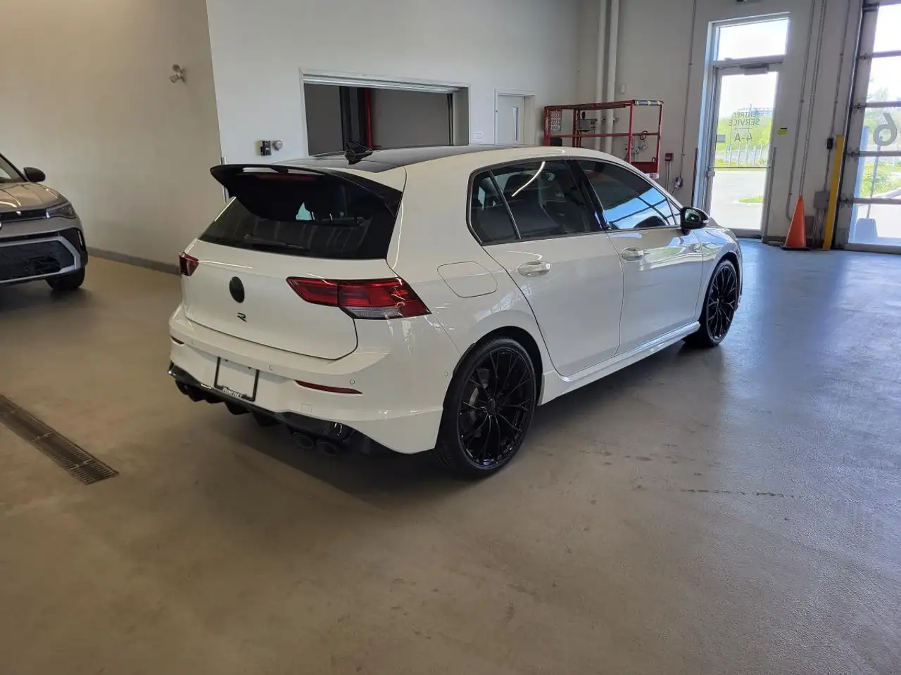 Volkswagen Golf R снимка Volkswagen Golf R