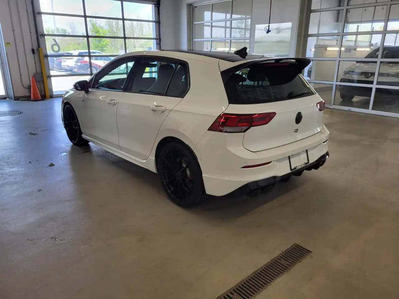 Volkswagen Golf R снимка Volkswagen Golf R