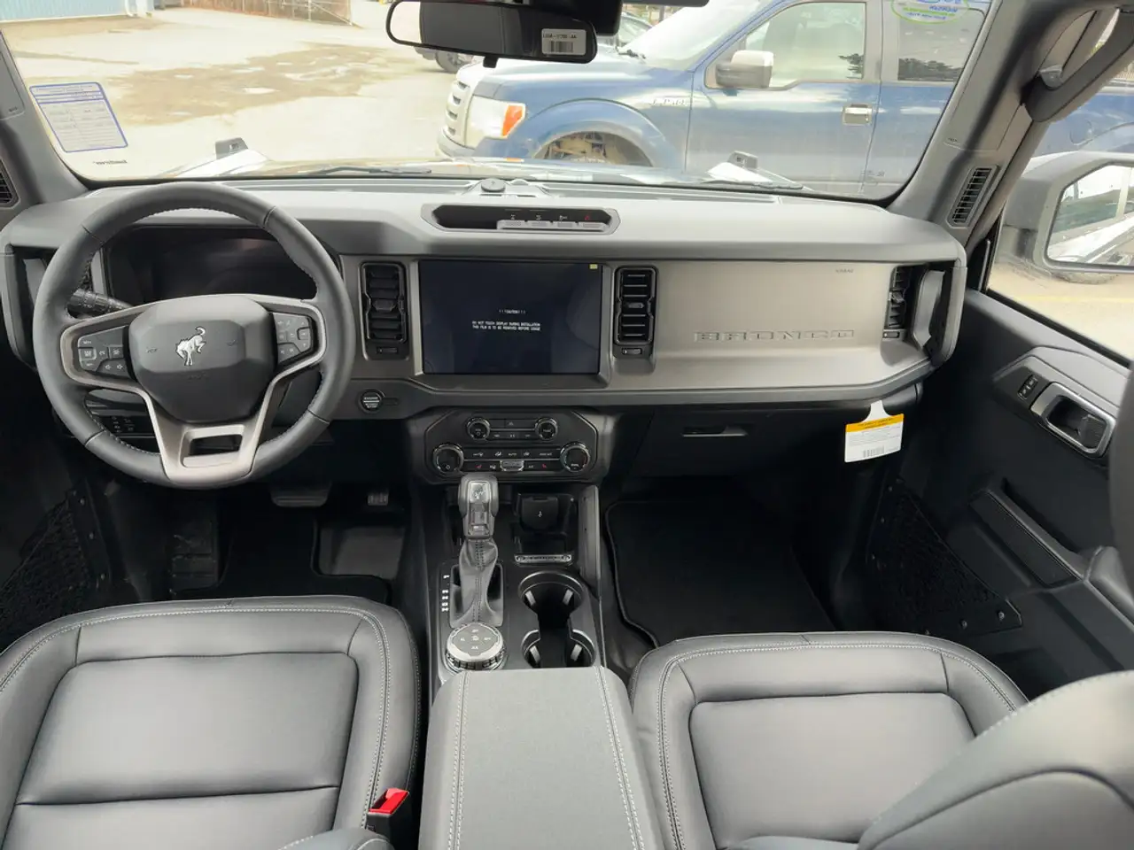 Ford Bronco photo Ford Bronco
