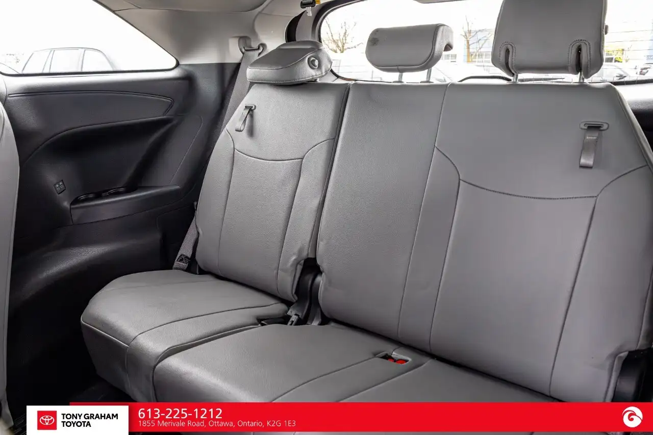 Toyota Sienna fotografie Toyota Sienna