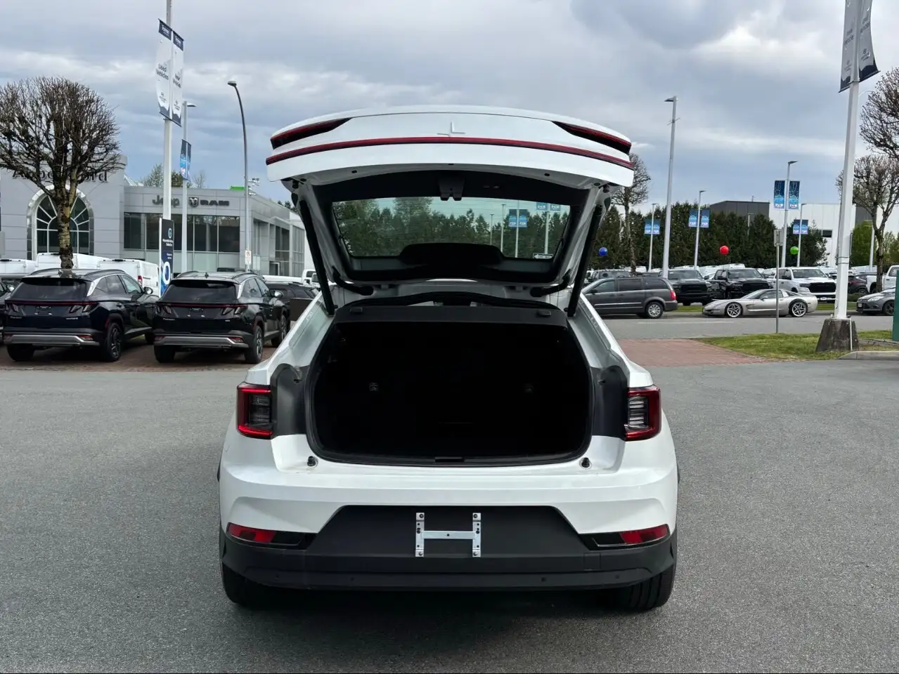 Polestar 2 снимка Polestar 2
