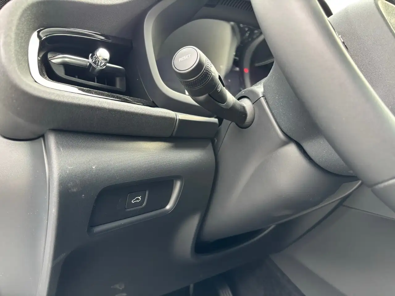 Polestar 2 снимка Polestar 2