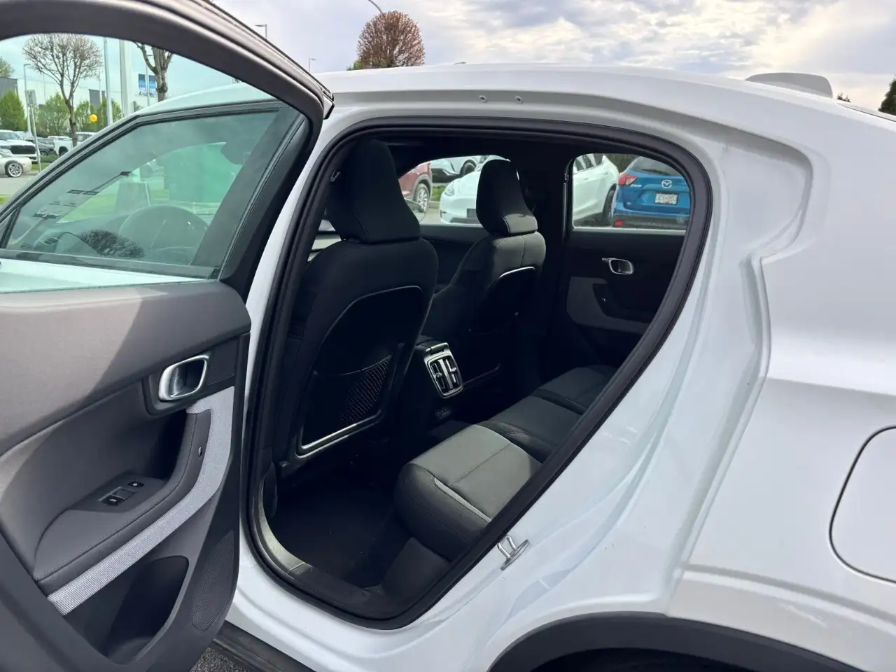 Polestar 2 снимка Polestar 2