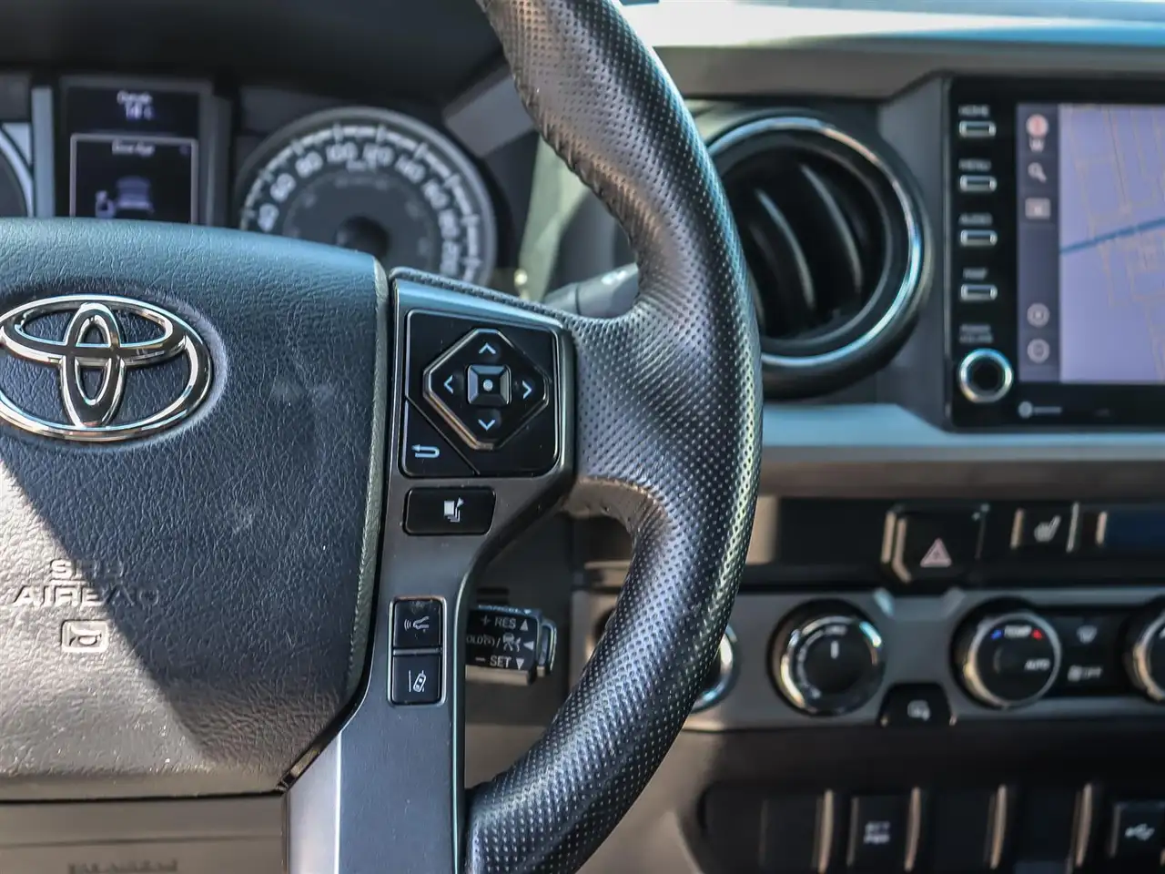 Toyota Tacoma снимка Toyota Tacoma