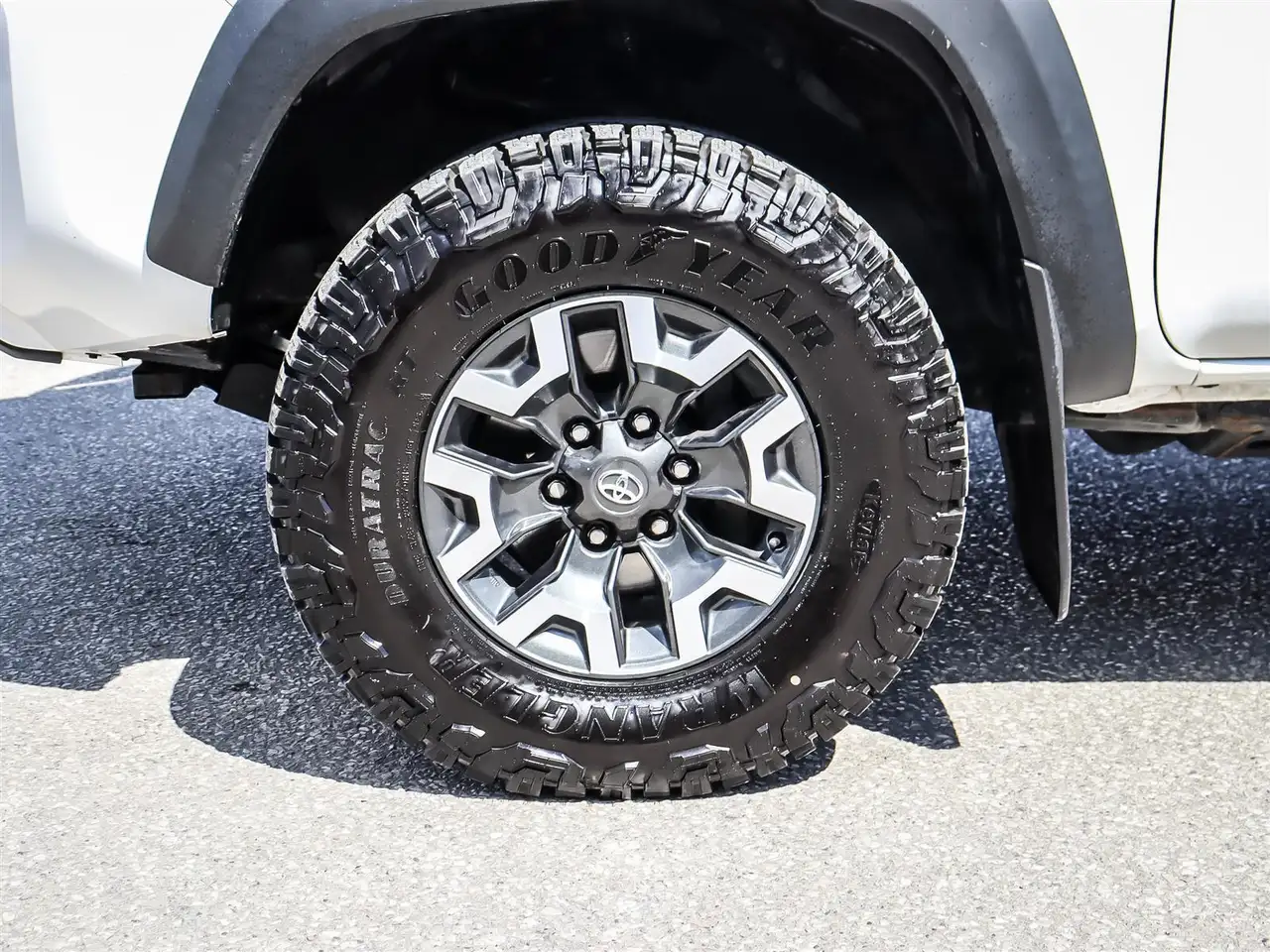 Toyota Tacoma снимка Toyota Tacoma